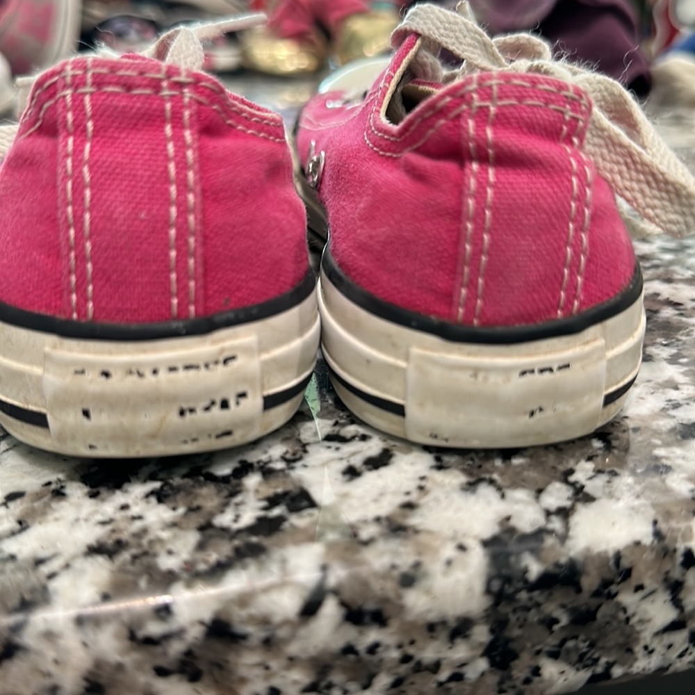 Pink Converse - Picture 4 of 6